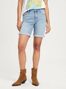 Cross Jeans Szorty dżinsowe w kolorze błękitnym rozmiar: W30. Niebieskie szorty Cross Jeans, z aplikacjami, z bawełny, klasyczne, z podwyższonym stanem. Za 131,74 zł.