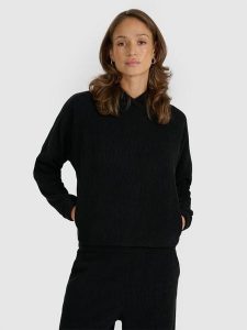 4F Bluza dresowa nierozpinana z kapturem damska - czarna L. Czarne bluzy 4f, l, bez wzorów, z dresówki, z kapturem. Za 159,99 zł.