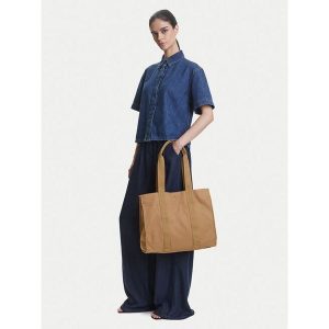 Torebka LAUREN RALPH LAUREN. Brązowe shopper bag Lauren Ralph Lauren, bez wzorów, bez dodatków. Za 602,99 zł.