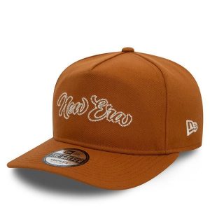 Czapka z daszkiem New Era. Brązowe czapki New Era, bez wzorów. Za 129,99 zł.