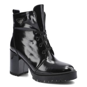 Czarne Botki Karino Damskie Stylowe Obuwie. Czarne botki Karino, na jesień, z aplikacjami, z lakierowanej skóry, bez obcasa, na obcasie, bez zapięcia. Za 349,00 zł.
