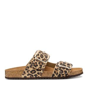 Klapki Geox. Brązowe klapki Geox, bez wzorów, bez obcasa. Za 399,99 zł.