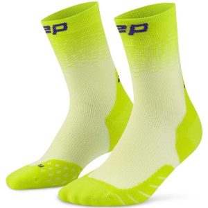 Damskie skarpety kompresyjne sportowe do połowy łydki CEP Core Run. Fioletowe skarpetki CEP, bez wzorów, z elastanu. Za 84,00 zł.