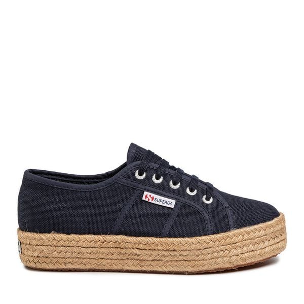 Espadryle Superga. Niebieskie espadryle Superga, bez wzorów, bez obcasa. Za 339,99 zł.