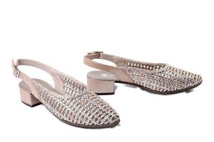 RIEKER 47078-90 metallic, czółenka damskie. Żółte czółenka Rieker, bez wzorów, bez obcasa, bez zapięcia. Za 319,90 zł.