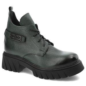 Zielone Botki Armodo Stylowe Obuwie Damskie. Zielone botki Armodo, z aplikacjami, z materiału, bez obcasa, bez zapięcia. Za 369,00 zł.