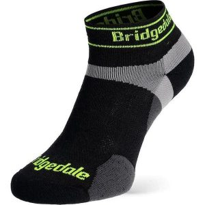 Skarpety do biegania Bridgedale Ultra LT T2 Merino Sport Low. Niebieskie skarpetki Bridgedale, bez wzorów. Za 67,99 zł.