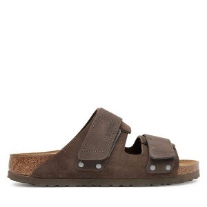 Klapki Birkenstock. Szare klapki Birkenstock, bez wzorów, bez obcasa. Za 493,99 zł.
