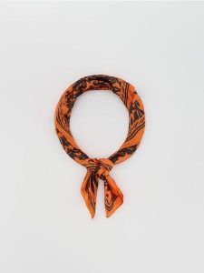 Wzorzysta apaszka - pomarańczowy. Brązowe apaszki i chusty Reserved, bez wzorów. W wyprzedaży za 27,99 zł.