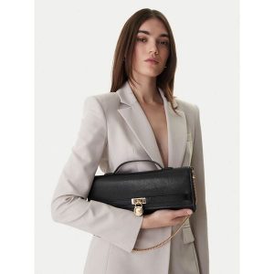 Torebka MICHAEL Michael Kors. Czarne torebki klasyczne MICHAEL Michael Kors, bez wzorów, bez dodatków. Za 648,99 zł.