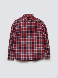 Koszula damska w kratę z wiskozy czerwona Petrini 604. Czerwone koszule Big Star, l, bez wzorów, z bawełny, bez kołnierzyka, bez ramiączek. Za 229,99 zł.