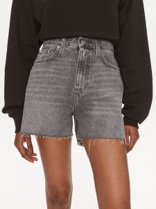 Calvin Klein Jeans Szorty jeansowe J20J223508 Szary Regular Fit. Szare szorty Calvin Klein Jeans, bez wzorów, z bawełny. Za 269,99 zł.