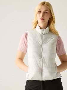 Regatta Kamizelka pikowana "Hillpack II" w kolorze białym rozmiar: 34. Białe kamizelki Regatta, bez wzorów, z materiału, bez kołnierzyka, bez ramiączek, bez kaptura. Za 110,55 zł.