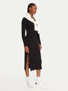 Lacoste Sukienka dzianinowa EF4175 Czarny Slim Fit. Czarne sukienki Lacoste, bez wzorów, z dzianiny, bez kołnierzyka, bez ramiączek. Za 679,99 zł.