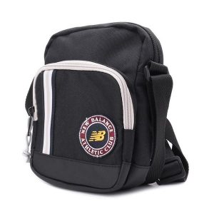 New Balance Sportowa Saszetka Athletic. Czarne nerki i saszetki New Balance, bez wzorów. Za 47,50 zł.