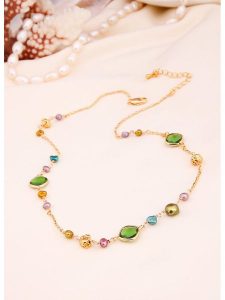 L'Atelier de Gaia Pozłacany naszyjnik perłami i cyrkoniami - dł. 50 cm rozmiar: onesize. Zielone naszyjniki L'Atelier de Gaia, z cyrkonią, pozłacane. Za 139,20 zł.