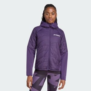 Ocieplana hybrydowa kurtka z kapturem Terrex Multi CLIMAWARM. Fioletowe kurtki ADIDAS, uniwersalny, bez wzorów, z kapturem. Za 529,00 zł.