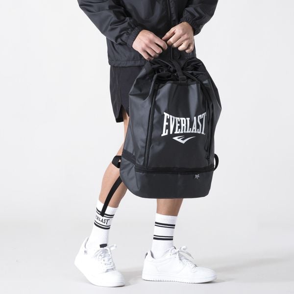 IKONICZNY PLECAK DO SILOWNI CZARNY POLIESTER. Czarne plecaki EVERLAST. Za 269,99 zł.