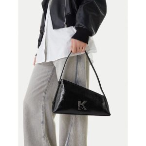 Torebka Karl Lagerfeld Jeans. Czarne torebki klasyczne Karl Lagerfeld Jeans, bez wzorów, z jeansu, bez dodatków. Za 583,99 zł.