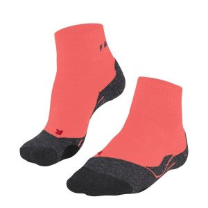 Skarpetki krótkie damskie Falke TK2 Explore. Brązowe skarpetki Falke, bez wzorów, z wełny. Za 160,50 zł.