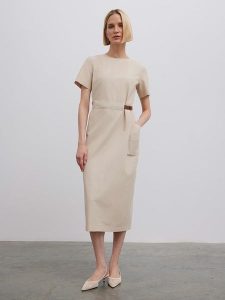 BGN Sukienka w kolorze beżowym rozmiar: 34. Brązowe sukienki BGN, na imprezę, bez wzorów, ze skóry, bez kołnierzyka, bez ramiączek, midi. Za 57,06 zł.