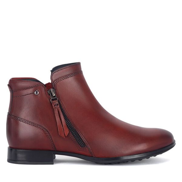 Botki Lasocki. Czerwone botki Lasocki, bez wzorów, bez obcasa, na płaskiej podeszwie, bez zapięcia. Za 169,99 zł.