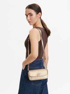 MICHAEL Michael Kors Torebka Nolita 32S6GY5C5M Złoty. Żółte torebki klasyczne MICHAEL Michael Kors, bez wzorów, ze skóry, bez dodatków. Za 696,99 zł.