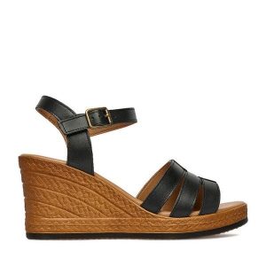 Sandały Lasocki. Czarne sandały Lasocki, bez wzorów, bez obcasa, na koturnie, bez zapięcia. Za 199,99 zł.