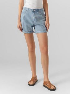 Vero Moda Szorty dżinsowe "Zuri" w kolorze błękitnym rozmiar: XS. Niebieskie szorty Vero Moda, z aplikacjami, ze skóry, klasyczne, z podwyższonym stanem. Za 57,06 zł.