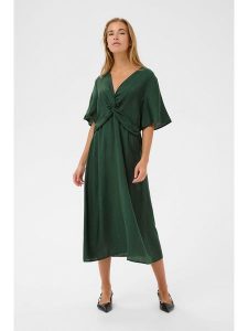 Kaffe Sukienka w kolorze ciemnozielonym rozmiar: 44. Zielone sukienki Kaffe, na co dzień, bez wzorów, bez kołnierzyka, bez ramiączek, midi, proste. Za 110,81 zł.