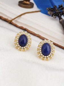 L'Atelier de Gaia Pozłacane kolczyki-wkrętki z lapis lazuli i perłami rozmiar: onesize. Niebieskie kolczyki L'Atelier de Gaia, z lazurytem, pozłacane. Za 88,02 zł.