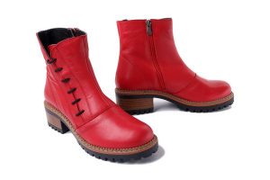 MANITU 960341-04 rot, botki damskie. Czerwone botki Manitu, na zimę, bez wzorów, bez obcasa, bez zapięcia. Za 454,90 zł.