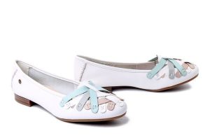 MACIEJKA P7542-11/00-0 biały, baleriny damskie. Białe balerinki Maciejka, bez wzorów, z polaru, bez obcasa, bez zapięcia. Za 178,42 zł.