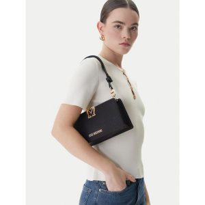 Torebka LOVE MOSCHINO. Czarne torebki klasyczne LOVE MOSCHINO, bez wzorów, bez dodatków. Za 615,99 zł.