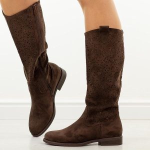 Brązowe ażurowe kozaki damskie S.Barski 8023. Brązowe kozaki S.BARSKI, na jesień, w ażurowe wzory, z zamszu, bez obcasa, na obcasie, bez zapięcia. Za 269,00 zł.