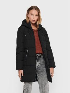 ONLY Płaszcz zimowy Dolly 15205369 Czarny Regular Fit. Czarne płaszcze ONLY, na zimę, xs, bez wzorów, z syntetyku, bez kaptura. Za 399,99 zł.