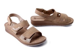 INBLU FC-61 026 piaskowy, sandały damskie. Brązowe sandały Inblu, bez wzorów, bez obcasa, bez zapięcia. Za 71,99 zł.