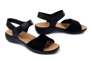 Josef Seibel 86713 381 100 Ibiza 13 czarny, sandały damskie. Czarne sandały Josef Seibel, bez wzorów, bez obcasa, bez zapięcia. Za 339,90 zł.