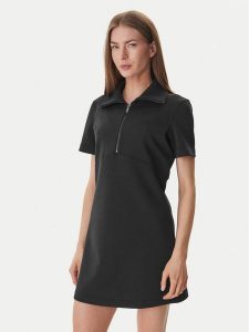 Calvin Klein Sukienka codzienna LV044F207G Czarny Regular Fit. Czarne sukienki Calvin Klein, na co dzień, s, bez wzorów, z syntetyku, bez kołnierzyka, bez ramiączek, proste. Za 569,99 zł.