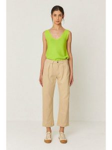 SKFK Spodnie "Amata" w kolorze beżowym rozmiar: 38. Brązowe spodnie z wysokim stanem SKFK, bez wzorów, z bawełny, z podwyższonym stanem. Za 304,99 zł.