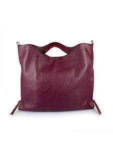 Mila Blu Skórzana torebka w kolorze bordowym - 39 x 31 x 5 cm rozmiar: onesize. Czerwone torebki klasyczne Mila Blu, bez wzorów, z materiału, przez ramię, bez dodatków. Za 395,31 zł.