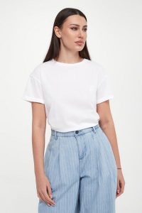 T-shirt damski LIU JO. T-shirty Liu Jo, m, bez wzorów, bez kołnierzyka, bez ramiączek. W wyprzedaży za 215,20 zł.