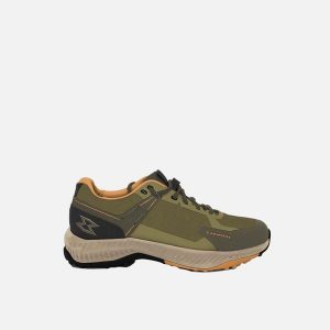 Buty trekkingowe Garmont 9.81 HI-Ride. Zielone buty trekkingowe GARMONT, bez zapięcia. W wyprzedaży za 280,00 zł.