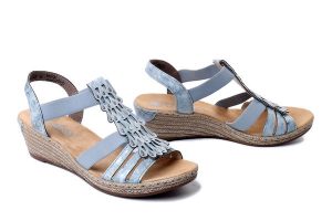 RIEKER 62436-12 blue, sandały damskie. Niebieskie sandały Rieker, bez wzorów, bez obcasa, na koturnie, bez zapięcia. Za 319,90 zł.