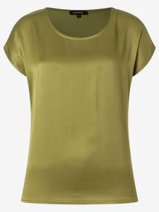 More & More Koszulka w kolorze oliwkowym rozmiar: 34. Zielone bluzki More & More, bez wzorów, z wiskozy, bez kołnierzyka, bez ramiączek. Za 60,88 zł.