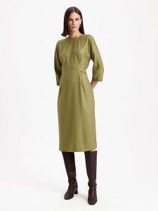 BGN Sukienka w kolorze khaki rozmiar: 36. Brązowe sukienki BGN, na co dzień, bez wzorów, bez kołnierzyka, bez ramiączek, midi, proste. Za 123,25 zł.