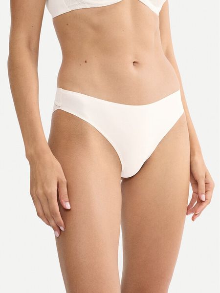 Triumph Figi klasyczne Illusion 10219711 Écru. Figi Triumph, bez wzorów, z syntetyku. Za 99,99 zł.