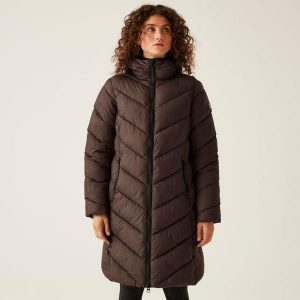 Andia II damska turystyczna pikowana kurtka. Brązowe kurtki Regatta, bez wzorów, z puchu, bez kaptura. W wyprzedaży za 172,49 zł.