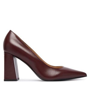 Czółenka Guess. Czerwone czółenka Guess, z aplikacjami, bez obcasa, bez zapięcia. Za 634,99 zł.