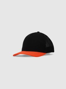 4F Czapka trucker z daszkiem uniseks - czarna L/XL. Czarne czapki 4f, bez wzorów, z syntetyku, sportowe. W wyprzedaży za 59,99 zł.